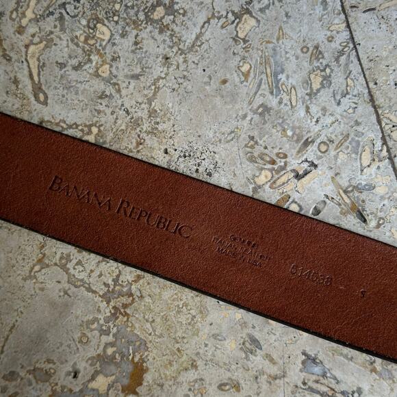 Banana Republic Genuine Leather, Brass Buckle Belt - Picture 6 of 7